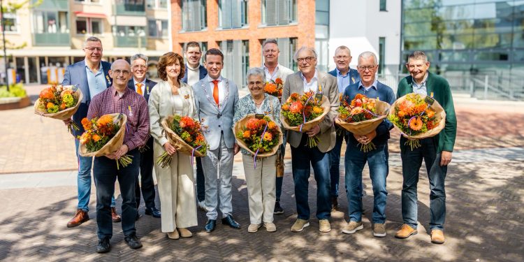Van links naar rechts: Erik Tijhof, Gerrit Luggenhorst, Erik Brinks, Anette Beverman, Geert Hiemstra, Jurgen van Houdt, Willy Beldman, Olav Roeterdink, Bennie Vlaskamp, Erik Rensen, Theo Hagedoorn en Wim Janssen.